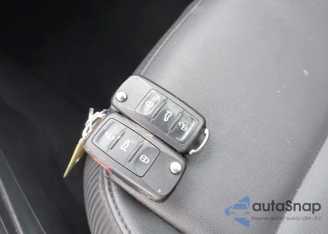 2014 Volkswagen Beetle 2.0L Tdi из США, поврежденный, VIN 3VW5L7AT0EM818778